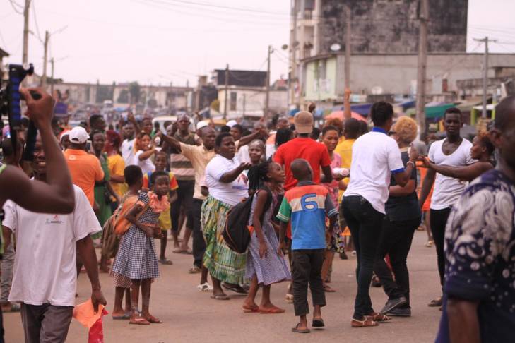 Scènes de liesse dans les rues d'Abidjan (Yopougon) Scènes de liesse dans les rues d'Abidjan (Yopougon)